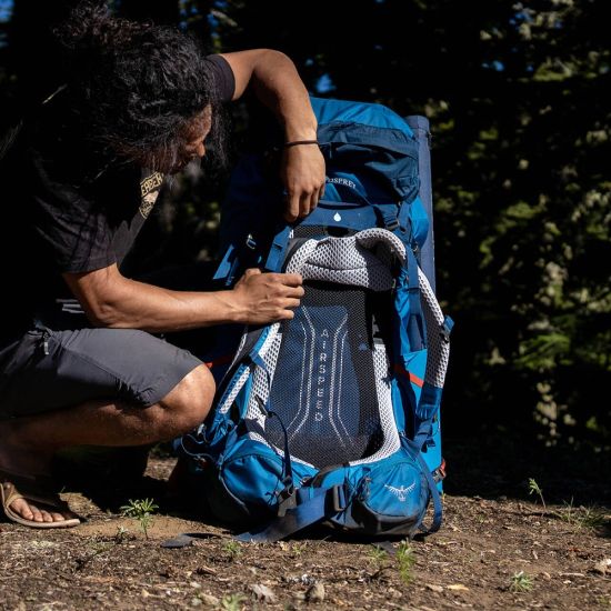Osprey Atmos AG LT 65L zaino trekking L/XL blu